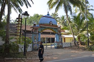 01 Holiday_Inn_to_Magao_by_cab,_Goa_DSC6106_b_H600